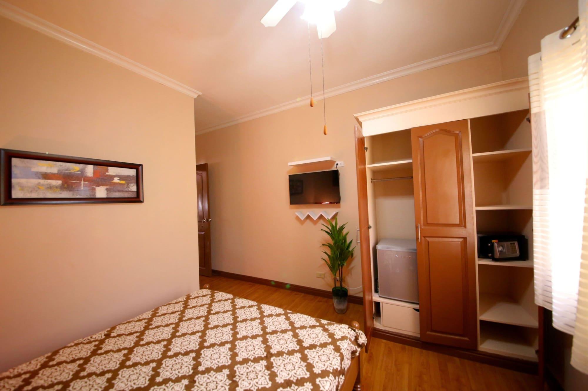 Dee Guesthouse White Sands Lapu-Lapu City Eksteriør billede