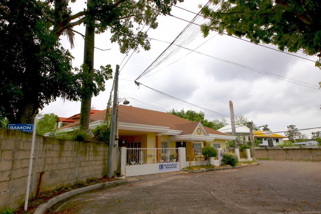 Dee Guesthouse White Sands Lapu-Lapu City Eksteriør billede