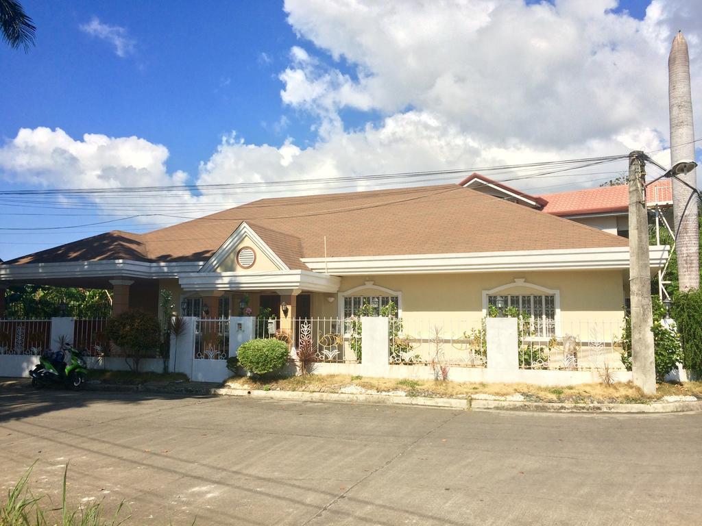 Dee Guesthouse White Sands Lapu-Lapu City Eksteriør billede