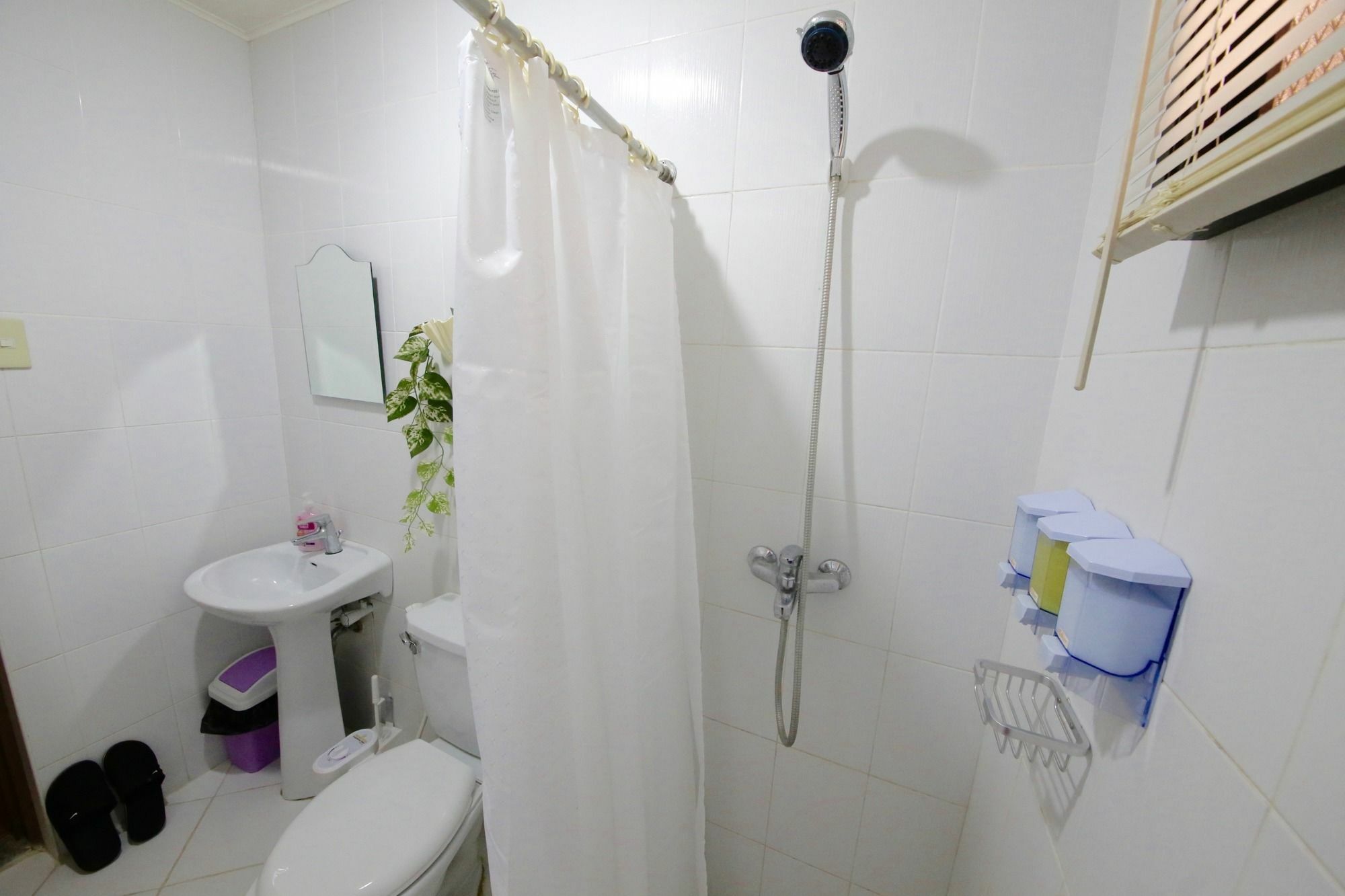 Dee Guesthouse White Sands Lapu-Lapu City Eksteriør billede