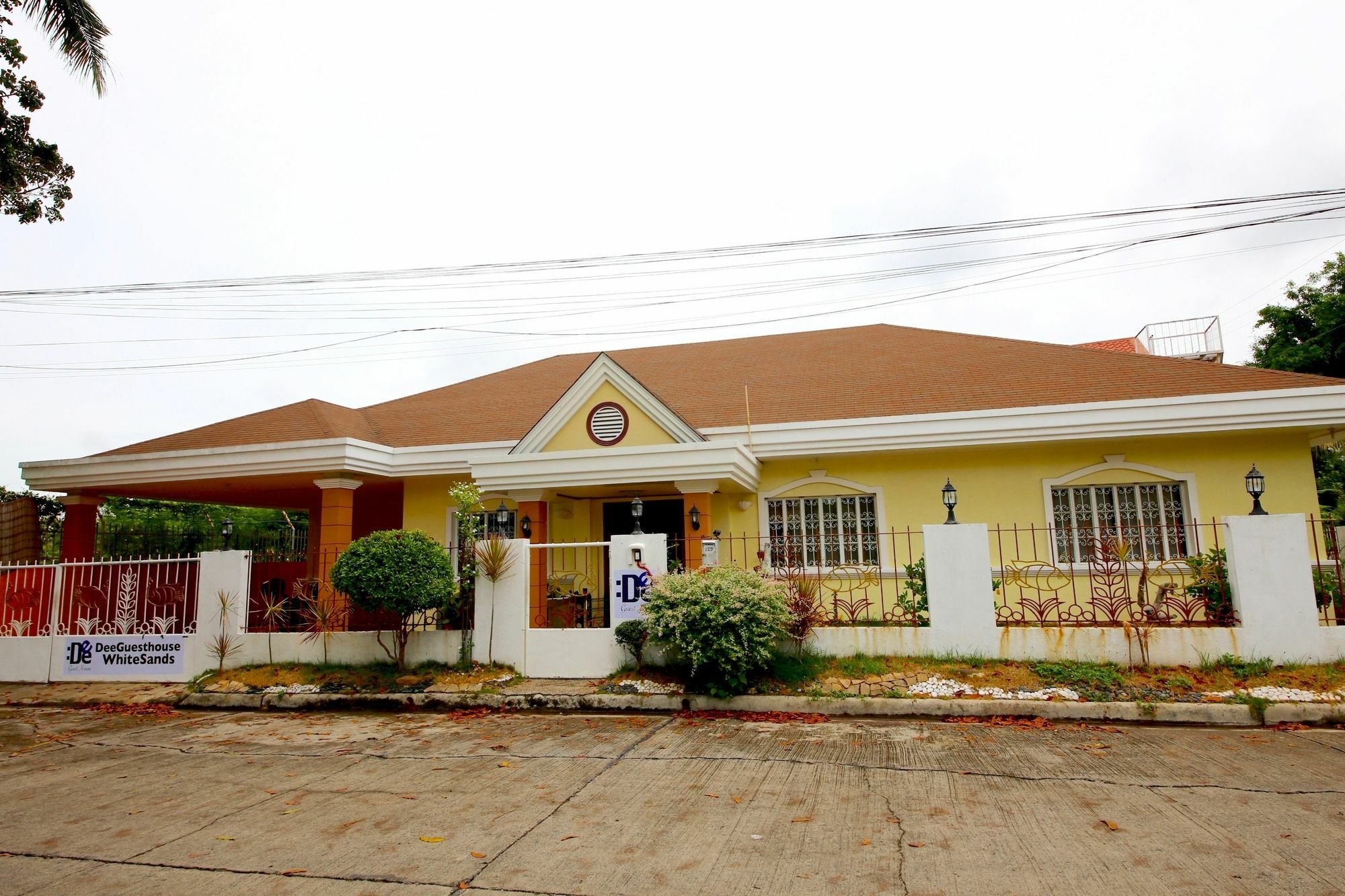 Dee Guesthouse White Sands Lapu-Lapu City Eksteriør billede